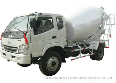 China O caminhão 2 CBM do misturador concreto de T. rei Chassi, apronta caminhões do cimento da mistura fornecedor