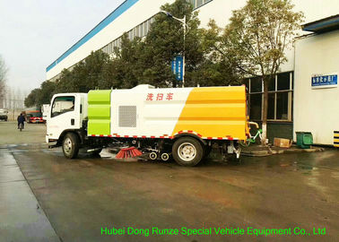 China Lavagem da rua de ISUZU EFL 700 e caminhão da vassoura com água da alta pressão das escovas fornecedor