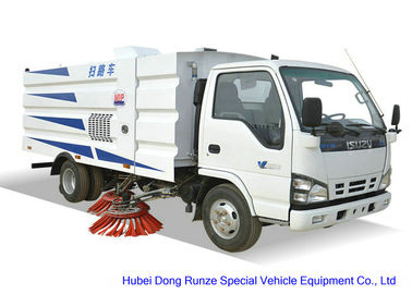 China Caminhão para varrer de lavagem, veículo da vassoura de estrada de ISUZU 600 da vassoura de rua fornecedor